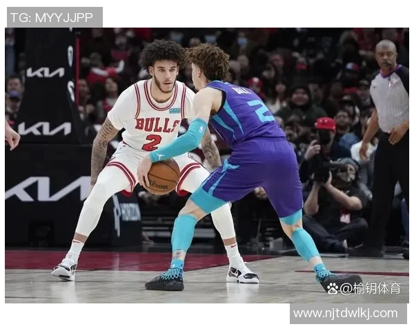 骑士与黄蜂商讨交易，力图让拉梅洛·鲍尔和朗佐·鲍尔兄弟联手